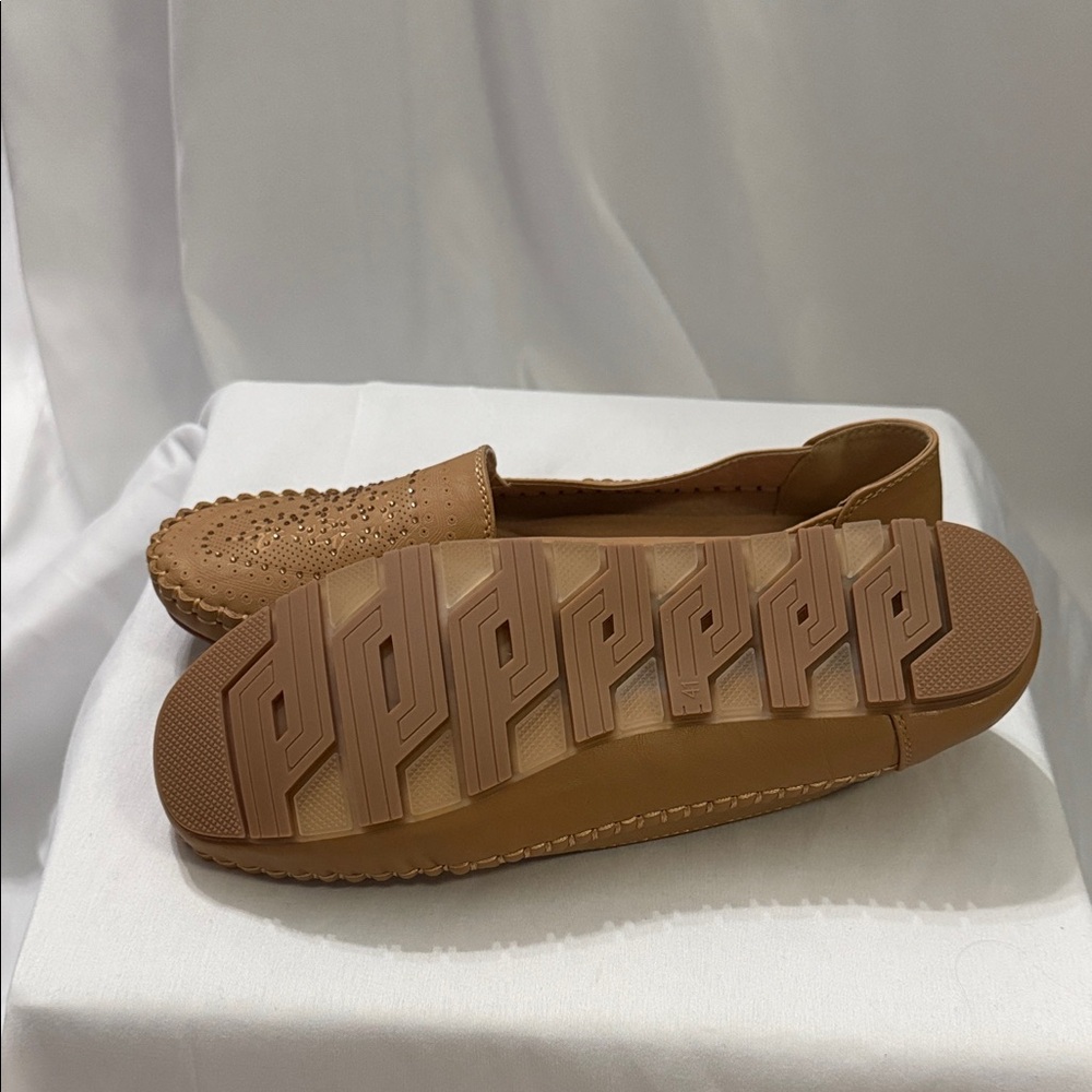 Elegant Tan Perforated Loafers for Women - Picture 4 of 8